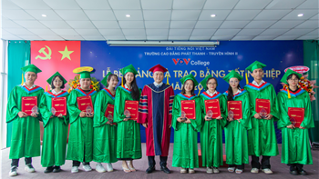 Hình tốt nghiệp khóa 2021 - 2023